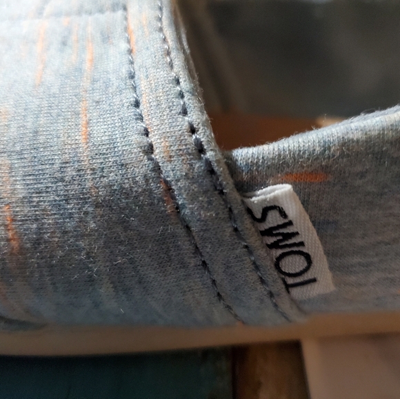 1 pair of Toms ladies shoes - Picture 5 of 7